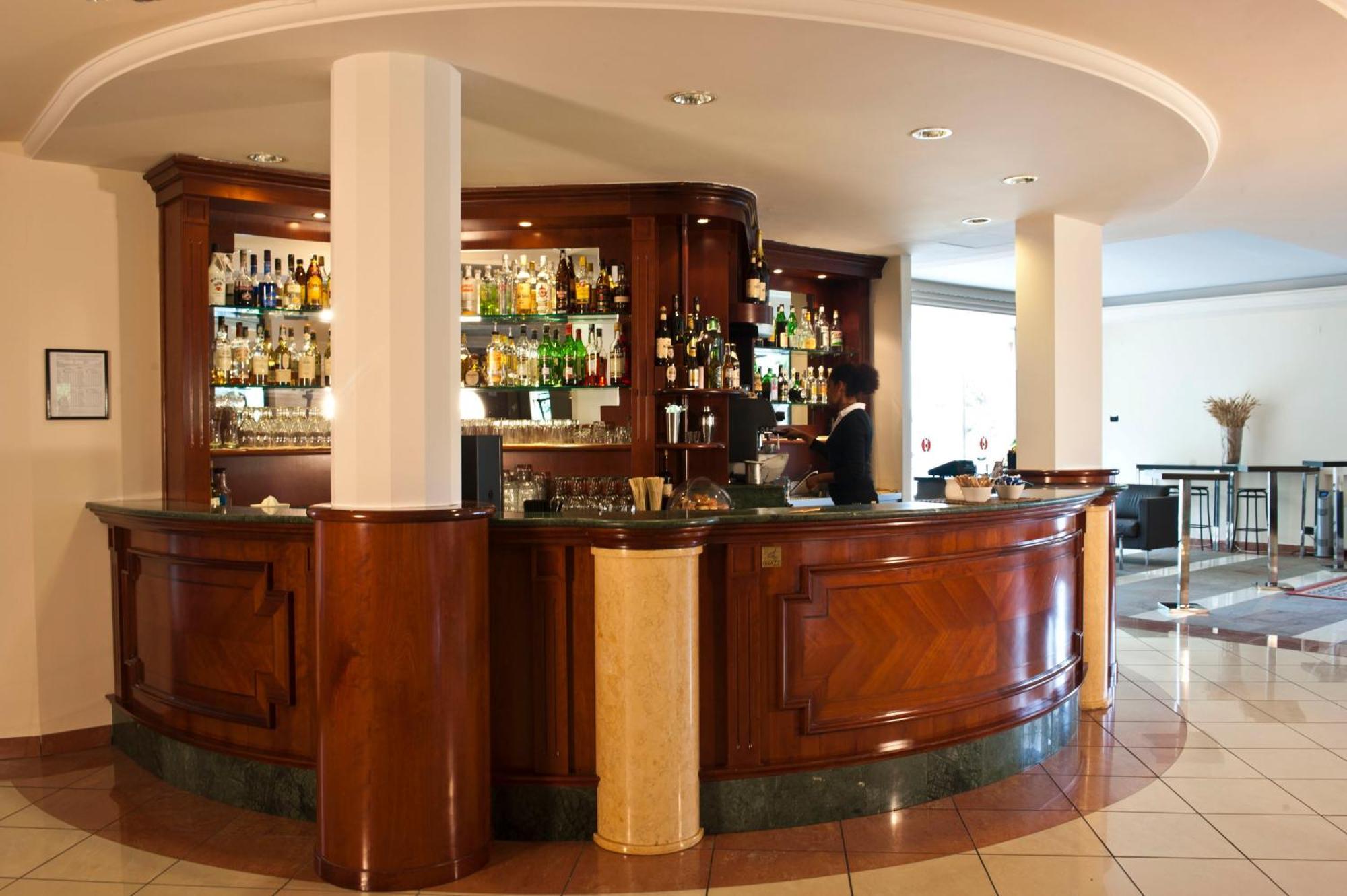 CDH Hotel Villa Ducale Parma Exterior foto